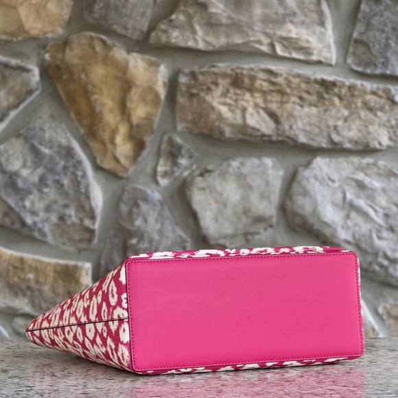 Michael Kors Jet Set Medium Pink & White Tote - Picture 4 of 9